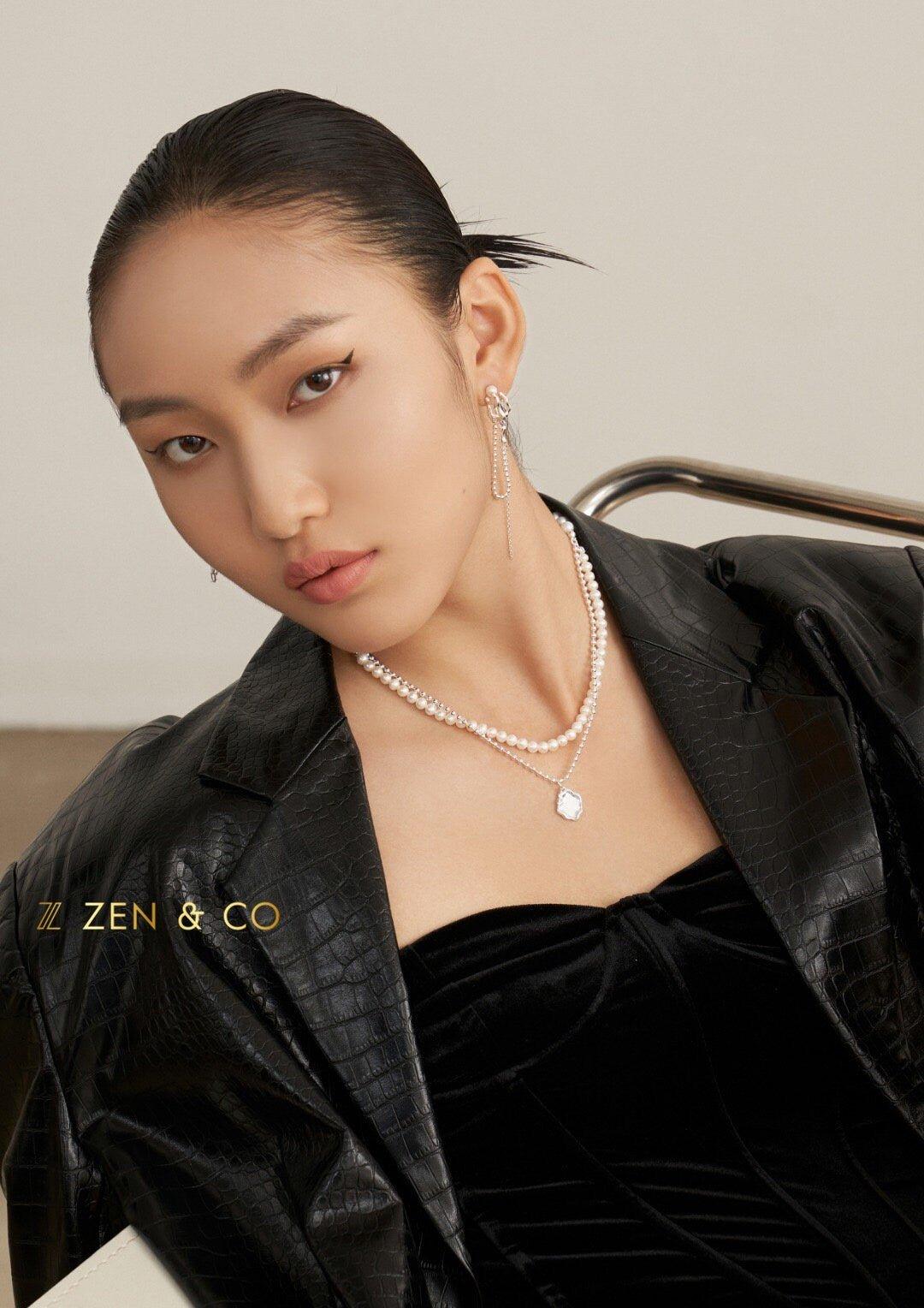 GENEVA Fluid Way of Water pearl necklace and silver pendant necklace - ZEN&CO Studio