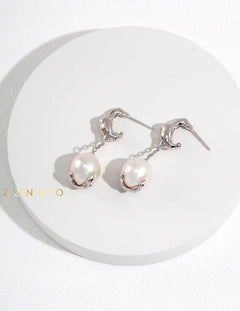 GOLDIE Pearl dangle earrings - ZEN&CO Studio