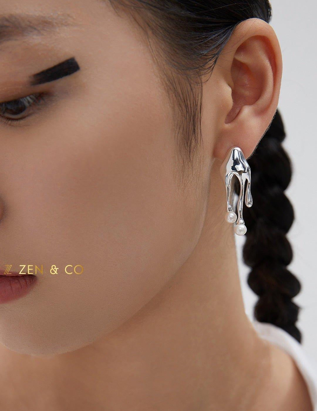 JELLYFISH Asymmetric dangle earrings - ZEN&CO Studio