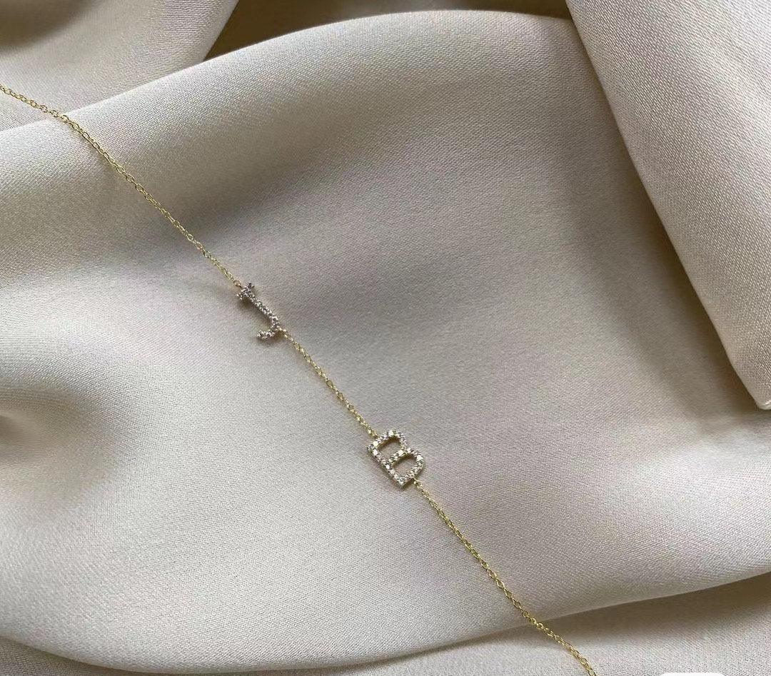 KOURTNEY Personalized Loose letter Side Necklace - ZEN&CO Studio