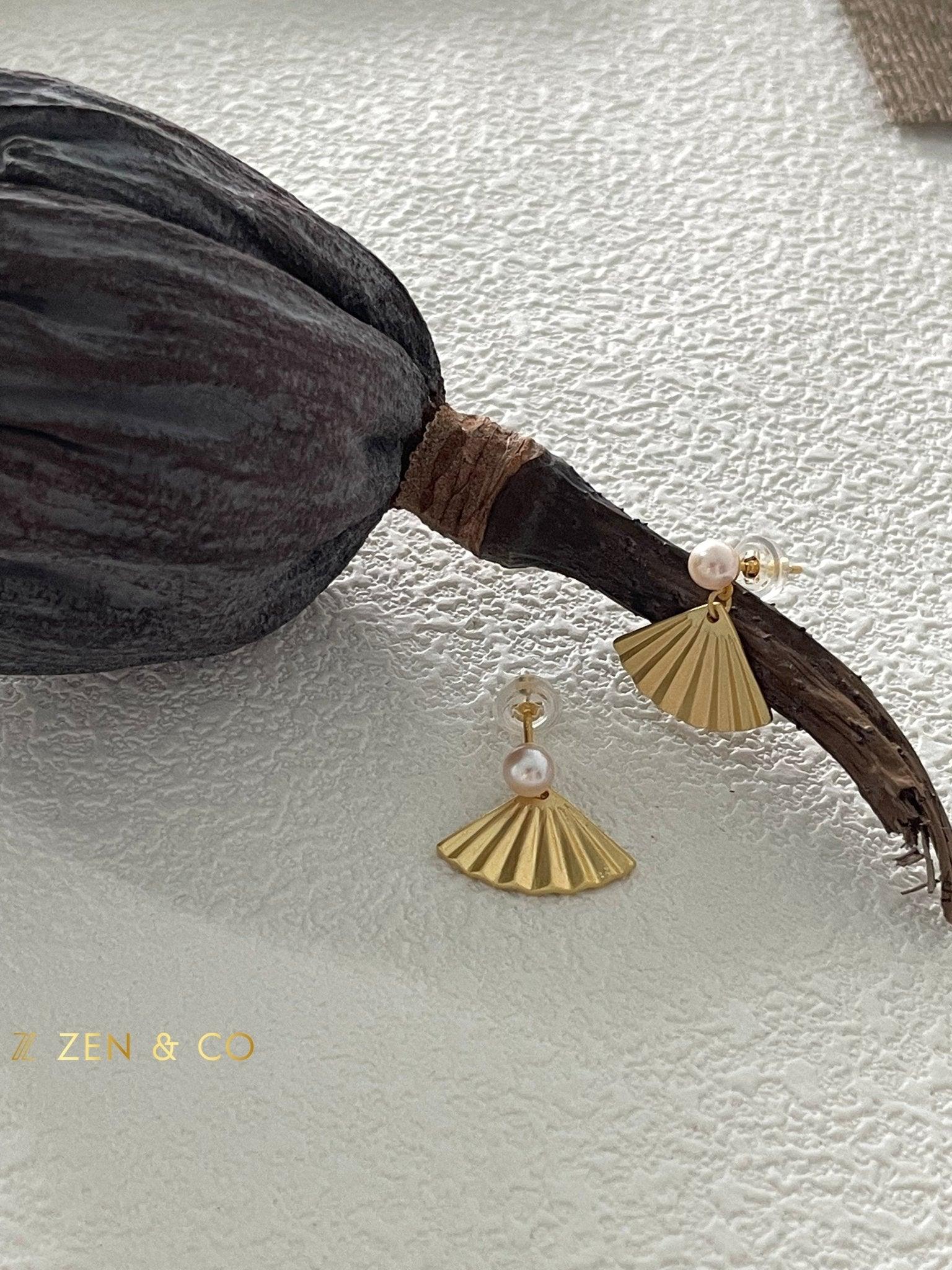 LESLIE Fan shaped stud earrings - ZEN&CO Studio