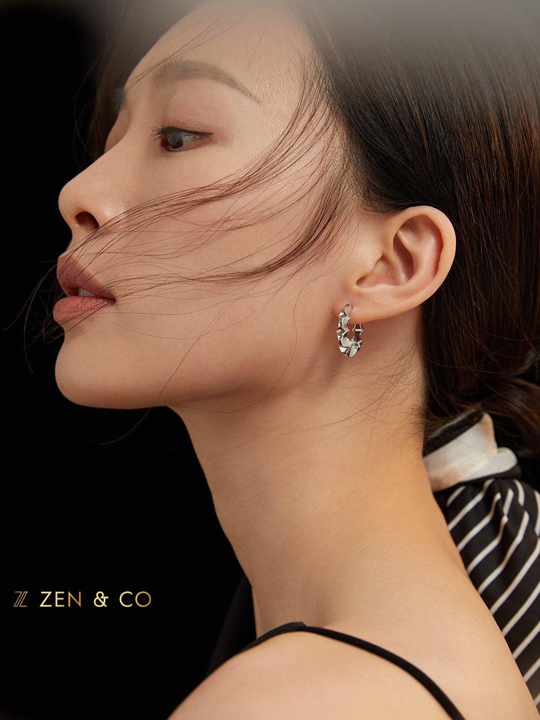 LIV Minimalist hoop earrings - ZEN&CO Studio