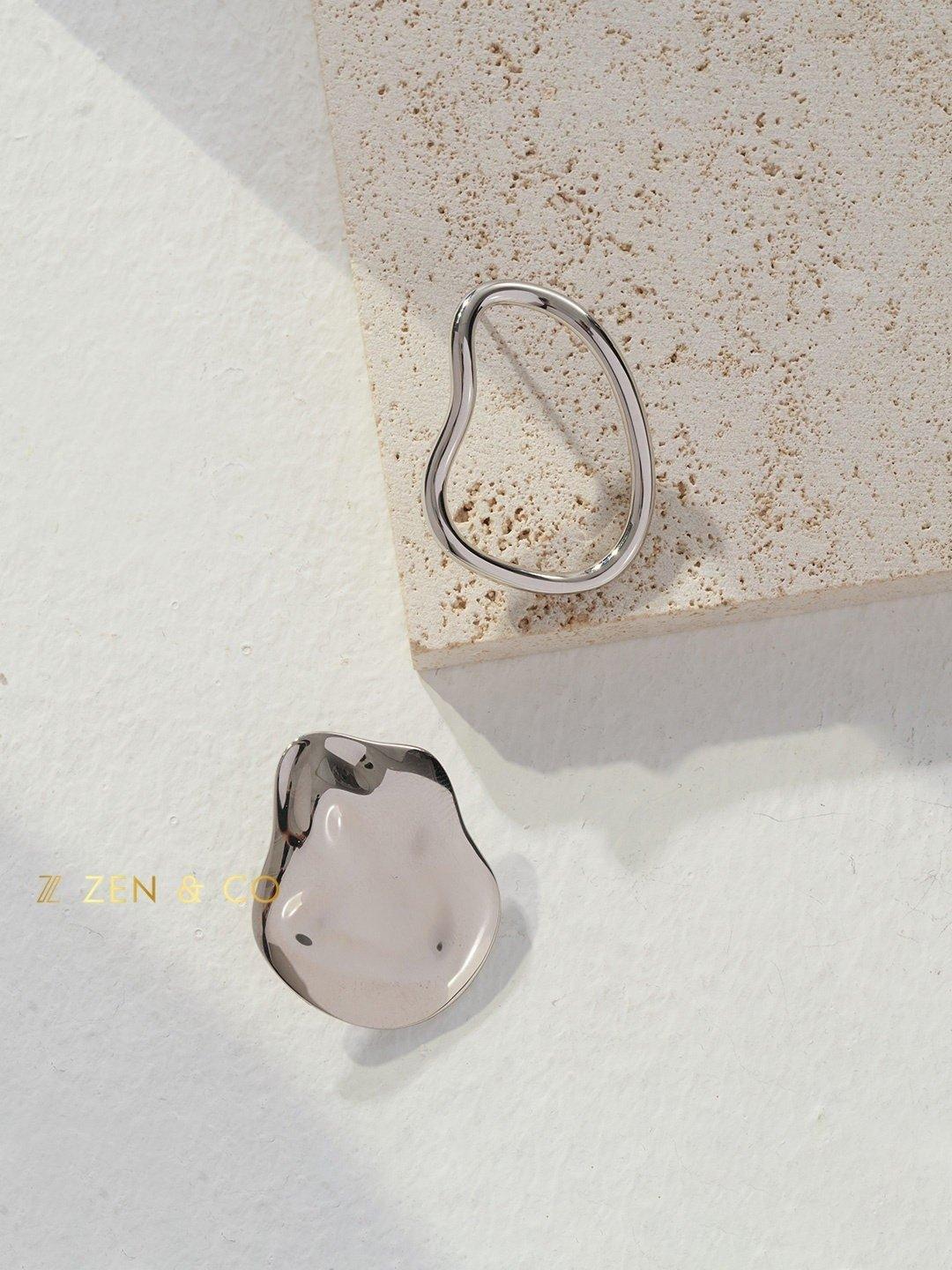 LOFOTEN Asymmetric Fluid Way of Water stud earrings - ZEN&CO Studio