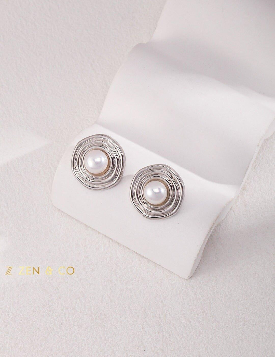 MARIE Vintage inspired round pearl stud earrings - ZEN&CO Studio