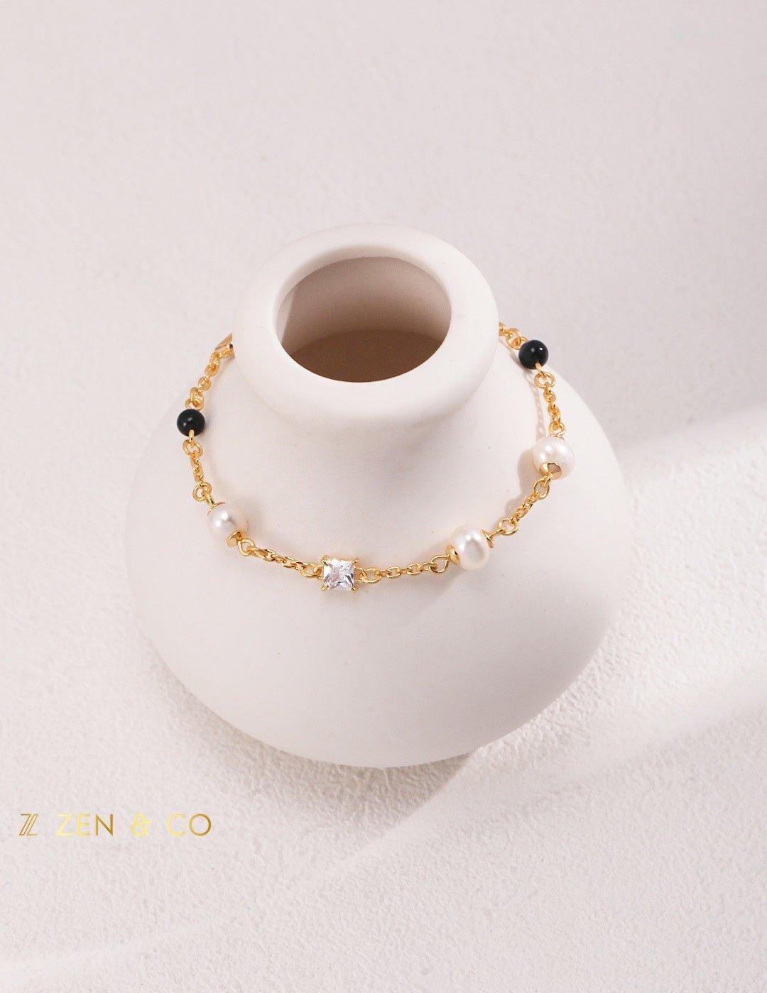 MASIE Minimalist pearl and black onyx necklace and bracelet - ZEN&CO Studio