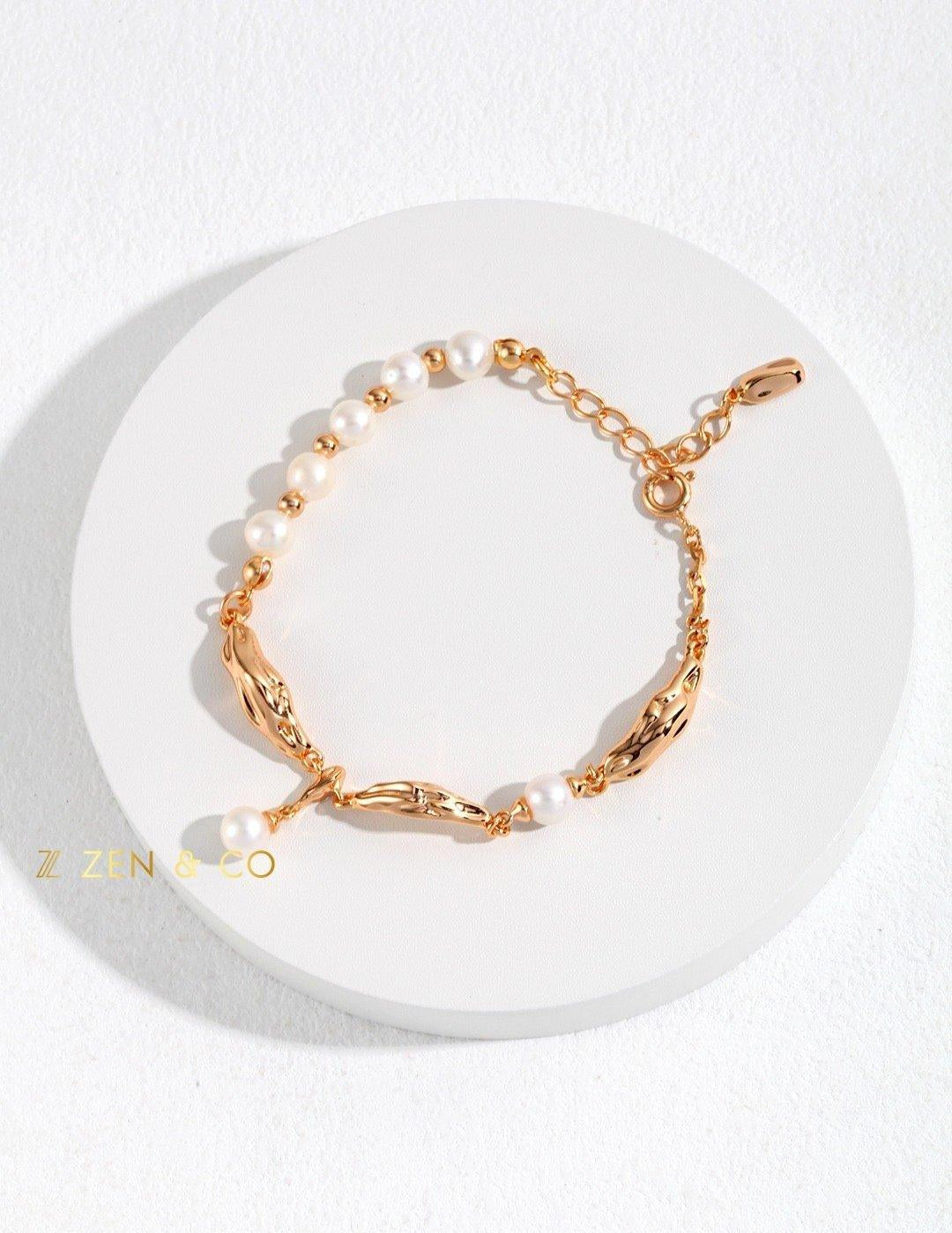 MIRABEL Romantic bracelet with dainty pearls - ZEN&CO Studio