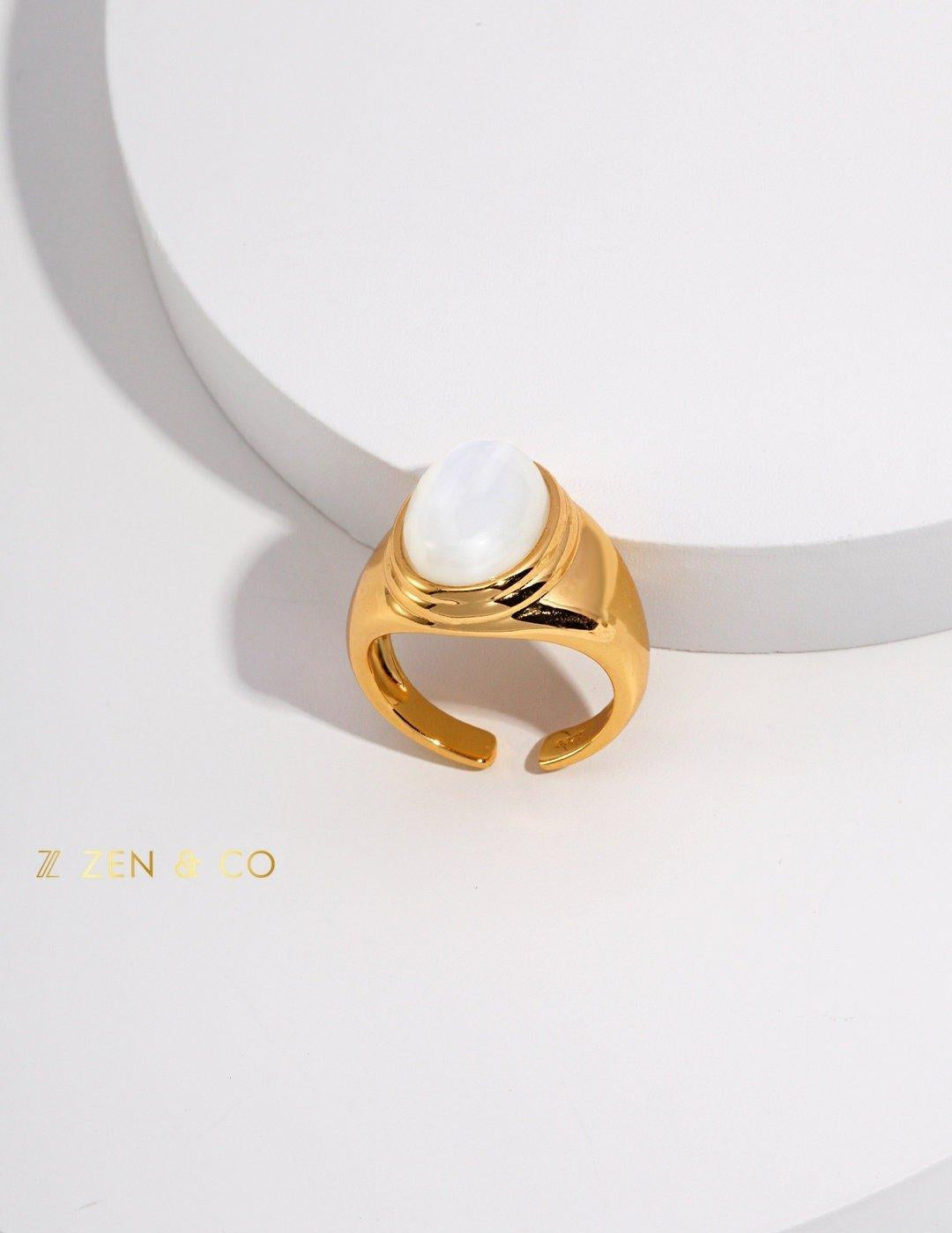 NALINI Signet open ring with black onyx and mother of pearl - ZEN&CO Studio