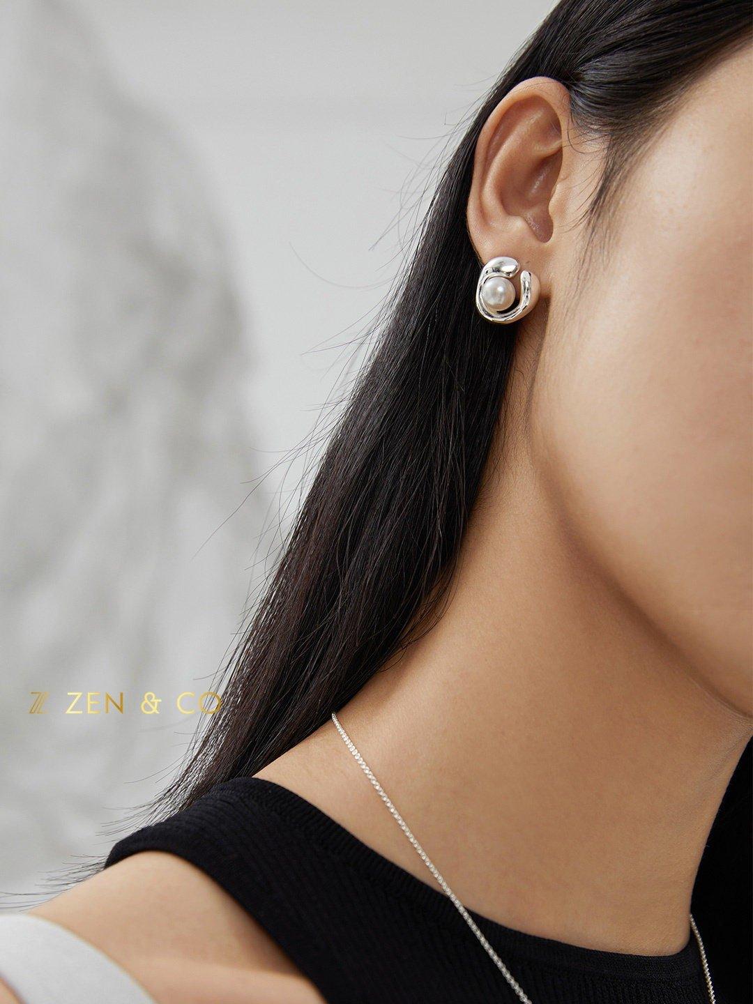 NINA Big pearl stud earrings - ZEN&CO Studio