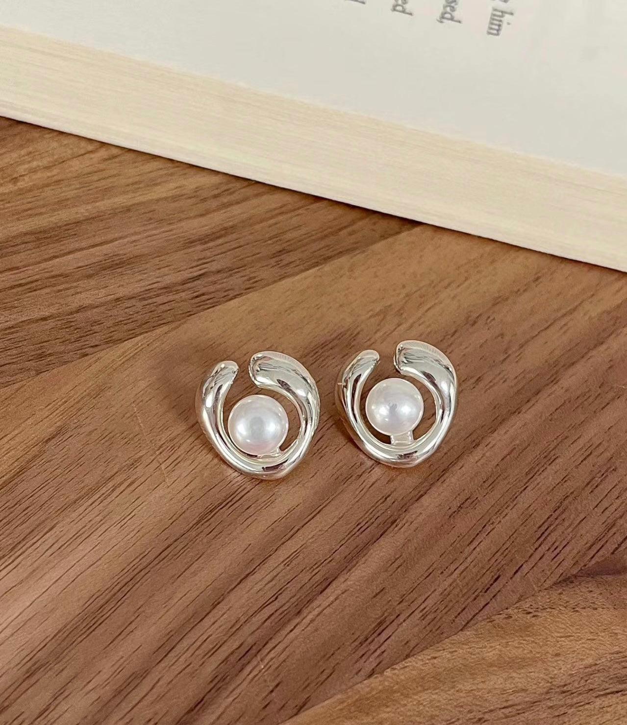 NINA Big pearl stud earrings - ZEN&CO Studio