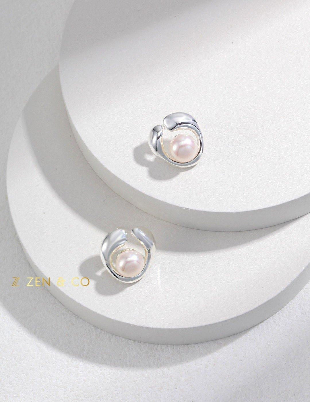 NINA Big pearl stud earrings - ZEN&CO Studio