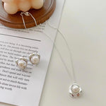 NINA Big pearl stud earrings - ZEN&CO Studio