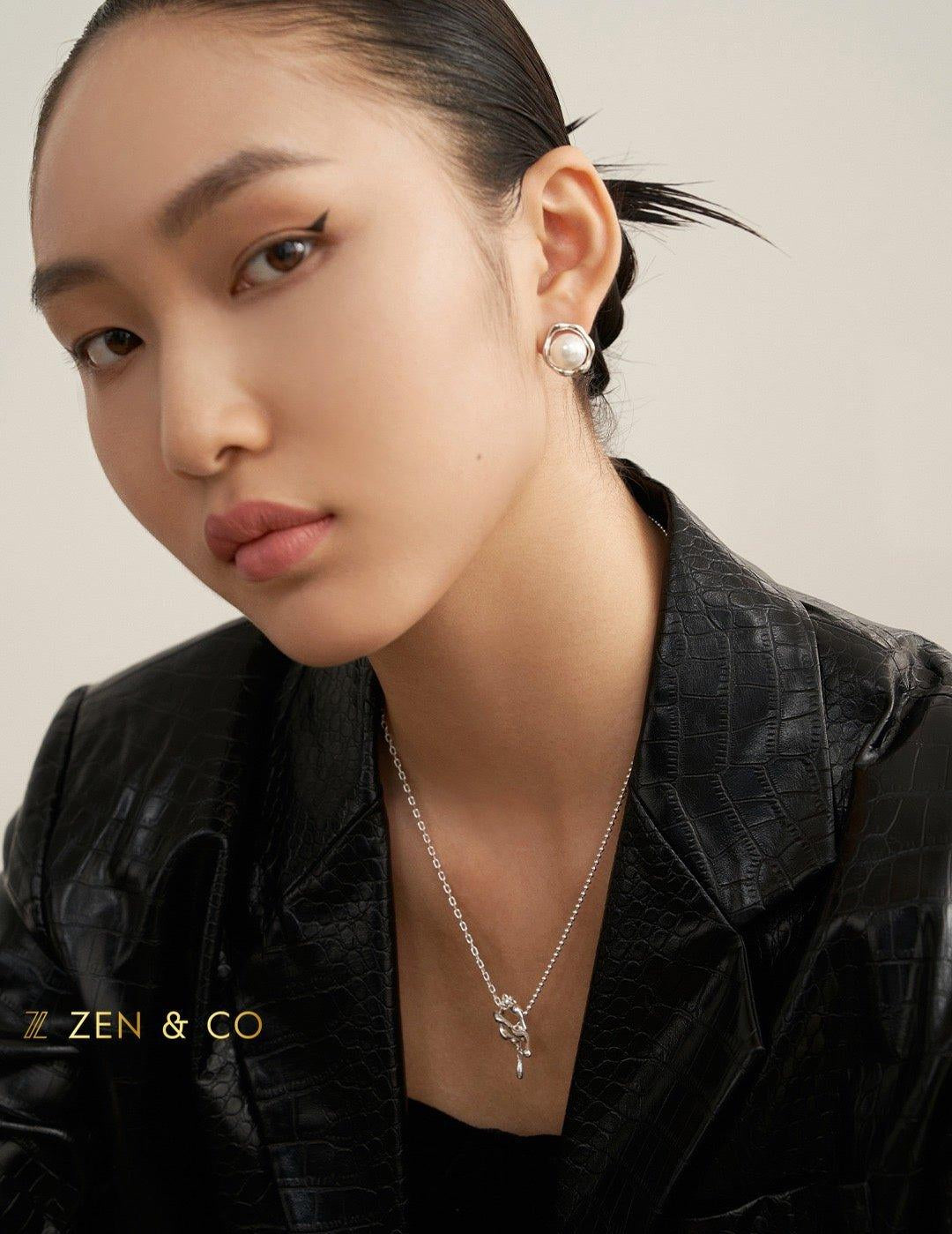 PAIGE pearl stud earrings - ZEN&CO Studio