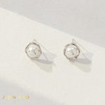 PAIGE pearl stud earrings - ZEN&CO Studio