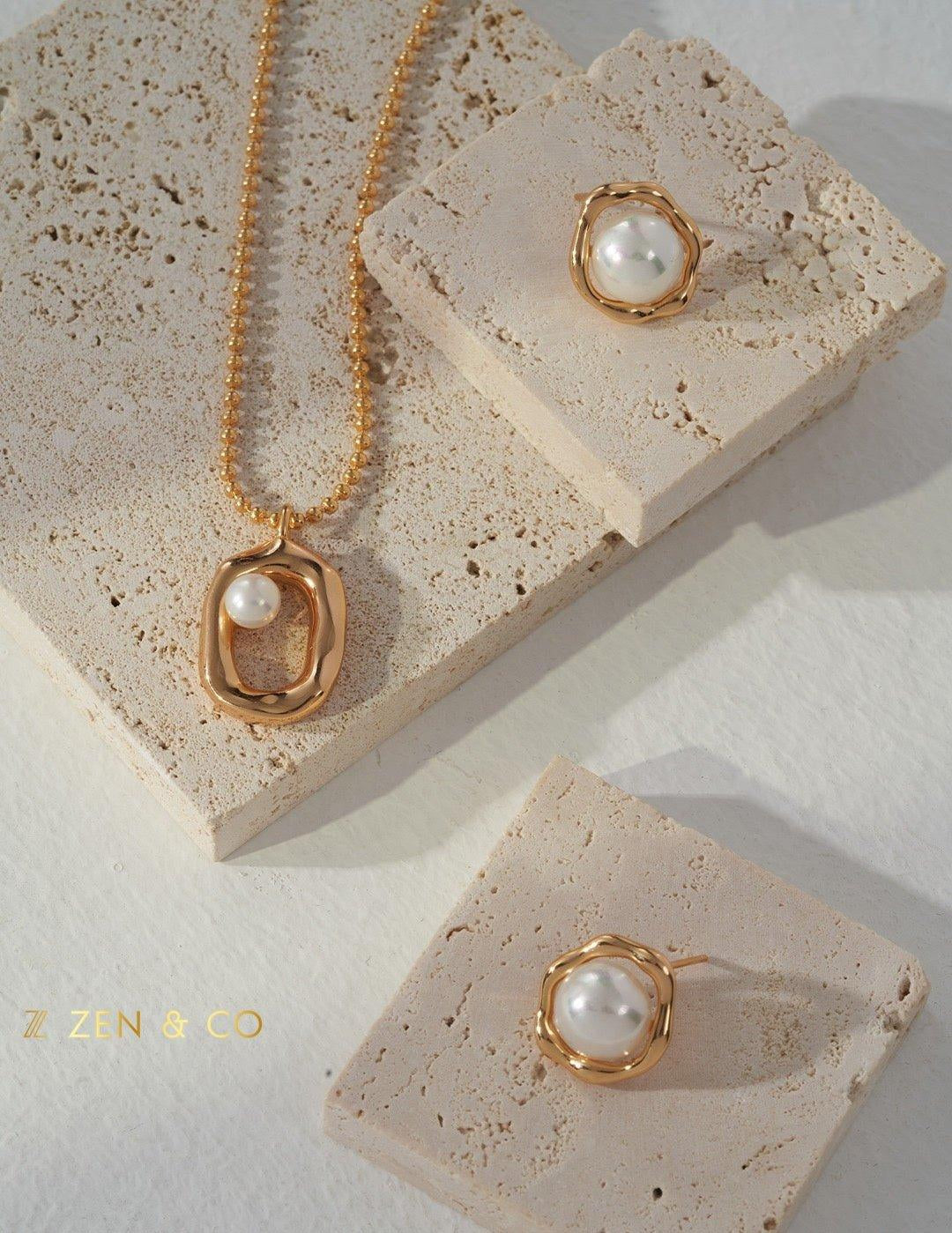 PAIGE pearl stud earrings - ZEN&CO Studio