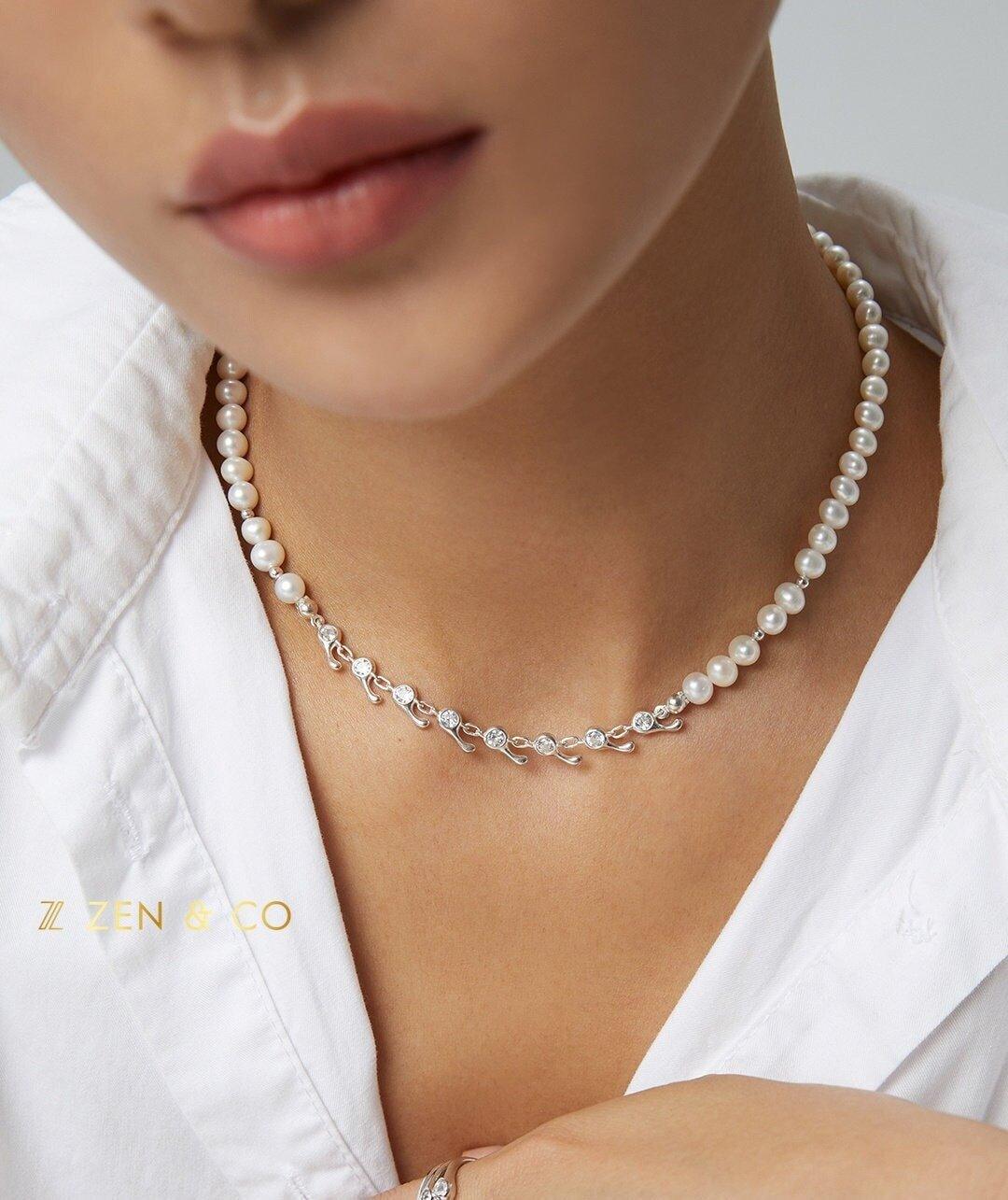 PHOEBE Pearl necklace with rain drop shaped dainty stones - ZEN&CO Studio