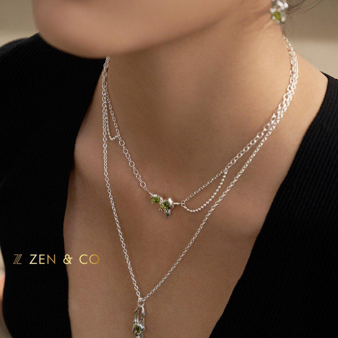 QUEENIE Leo birthstone jewelry set Peridot drop earrings and pendant necklace - ZEN&CO Studio