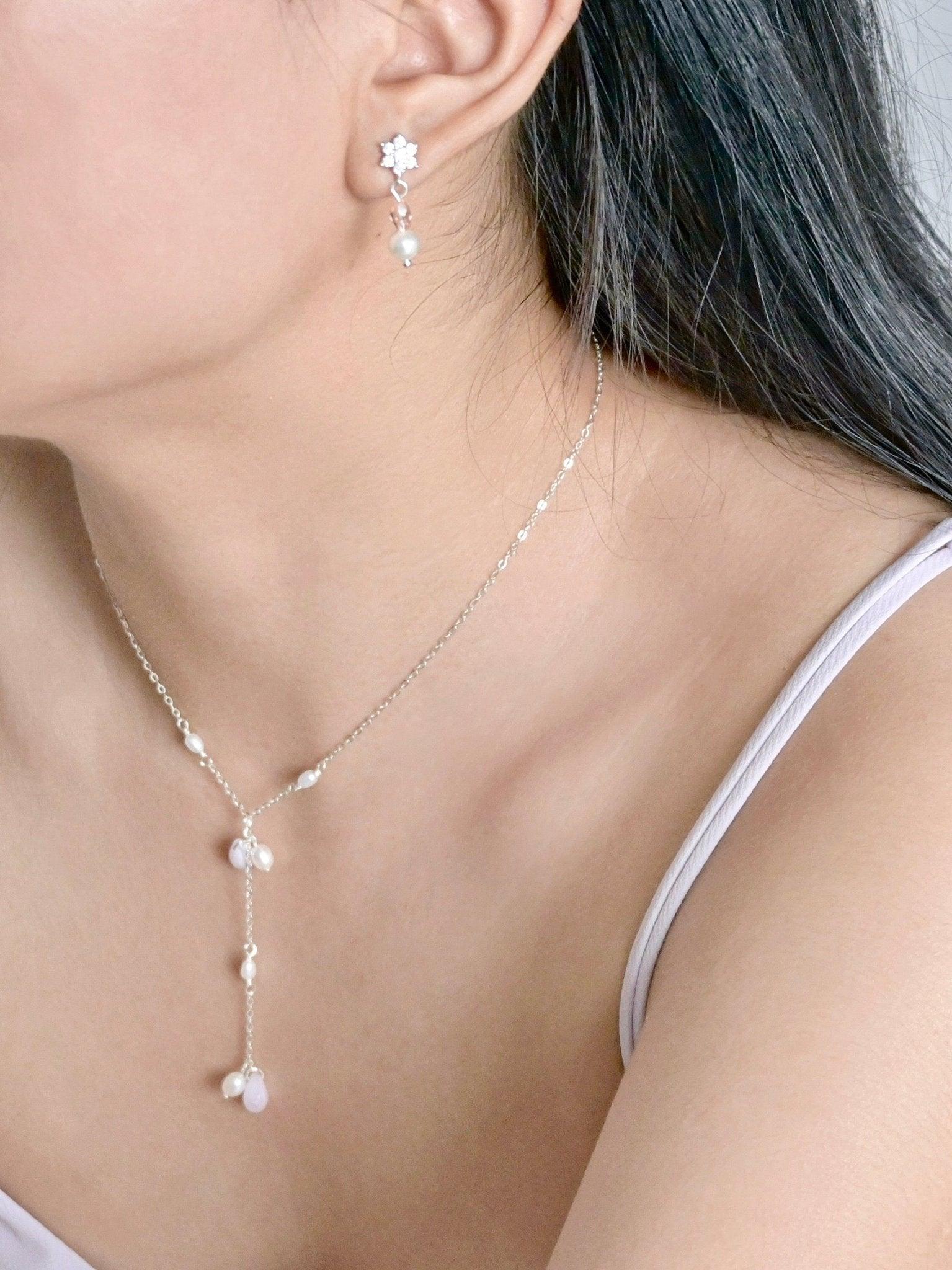 Rachel´s Dainty Pearl Necklace and Earrings Set - ZEN&CO Studio