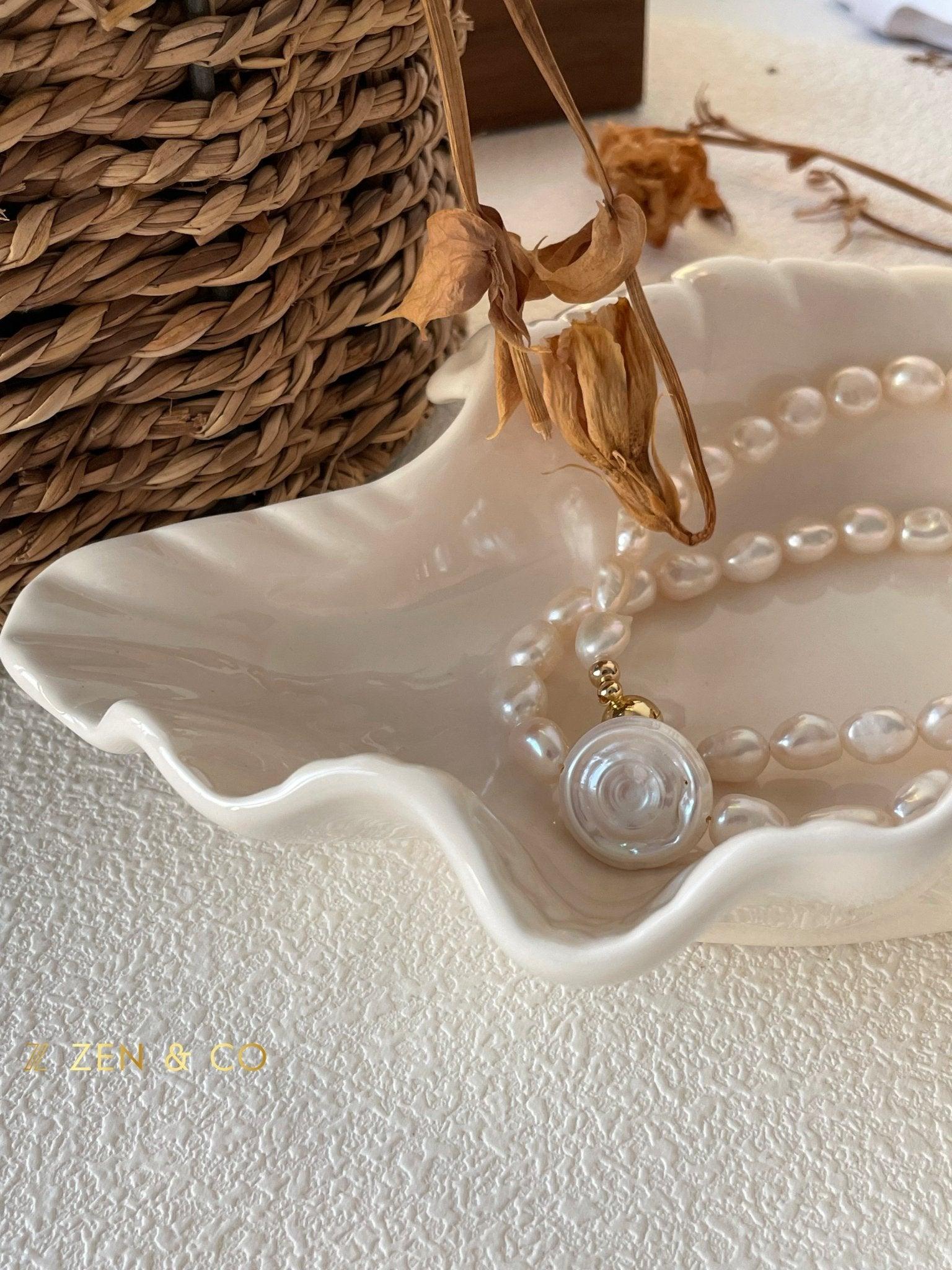 ROMAN HOLIDAY Pearl pendant beaded necklace - ZEN&CO Studio