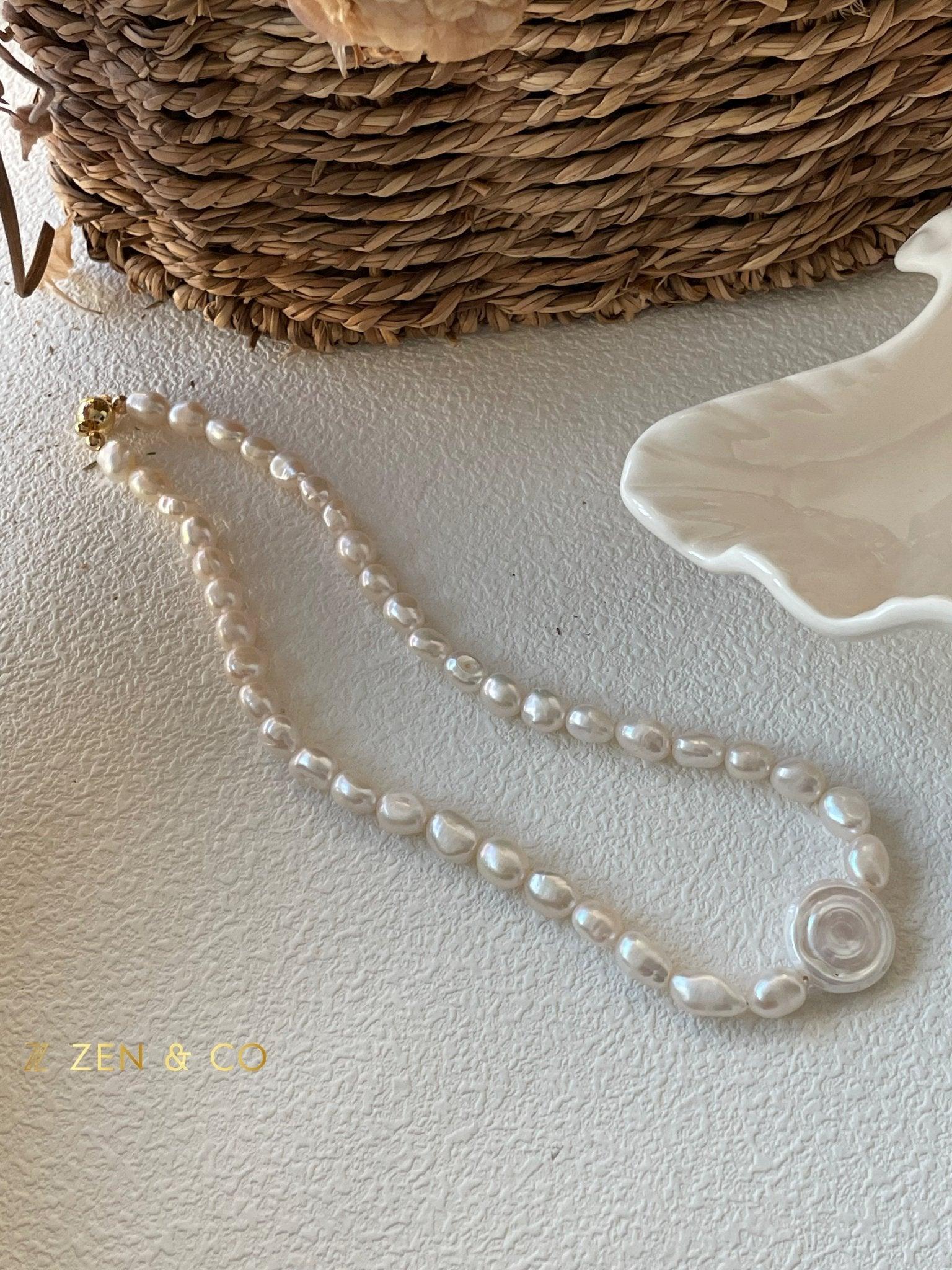 ROMAN HOLIDAY Pearl pendant beaded necklace - ZEN&CO Studio