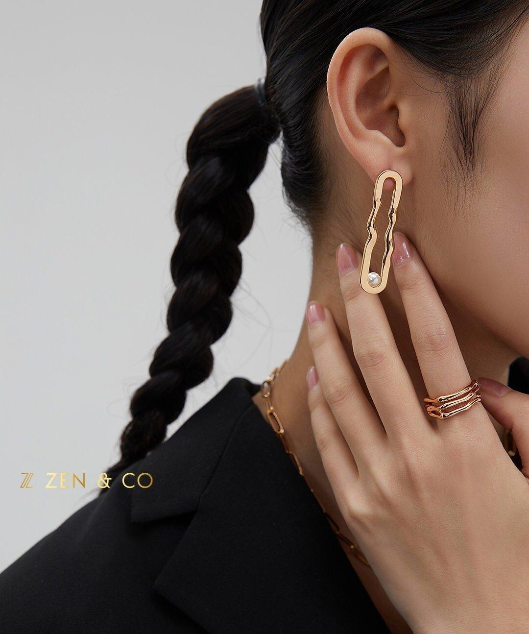 SOPHIE Asymmetric earrings with pearl - ZEN&CO Studio