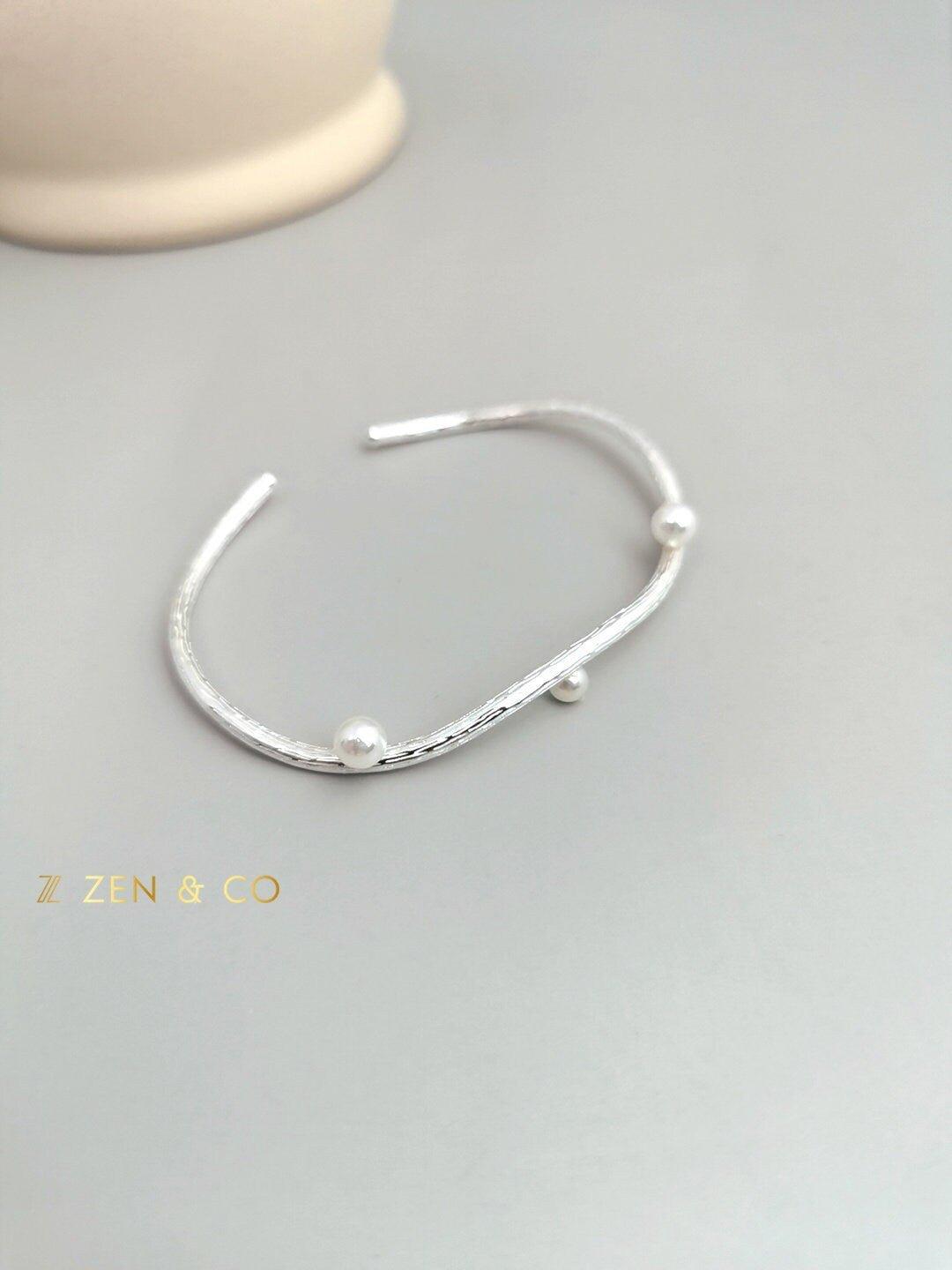 TWIG Minimalist adjustable cuff bracelet with dainty pearls - ZEN&CO Studio