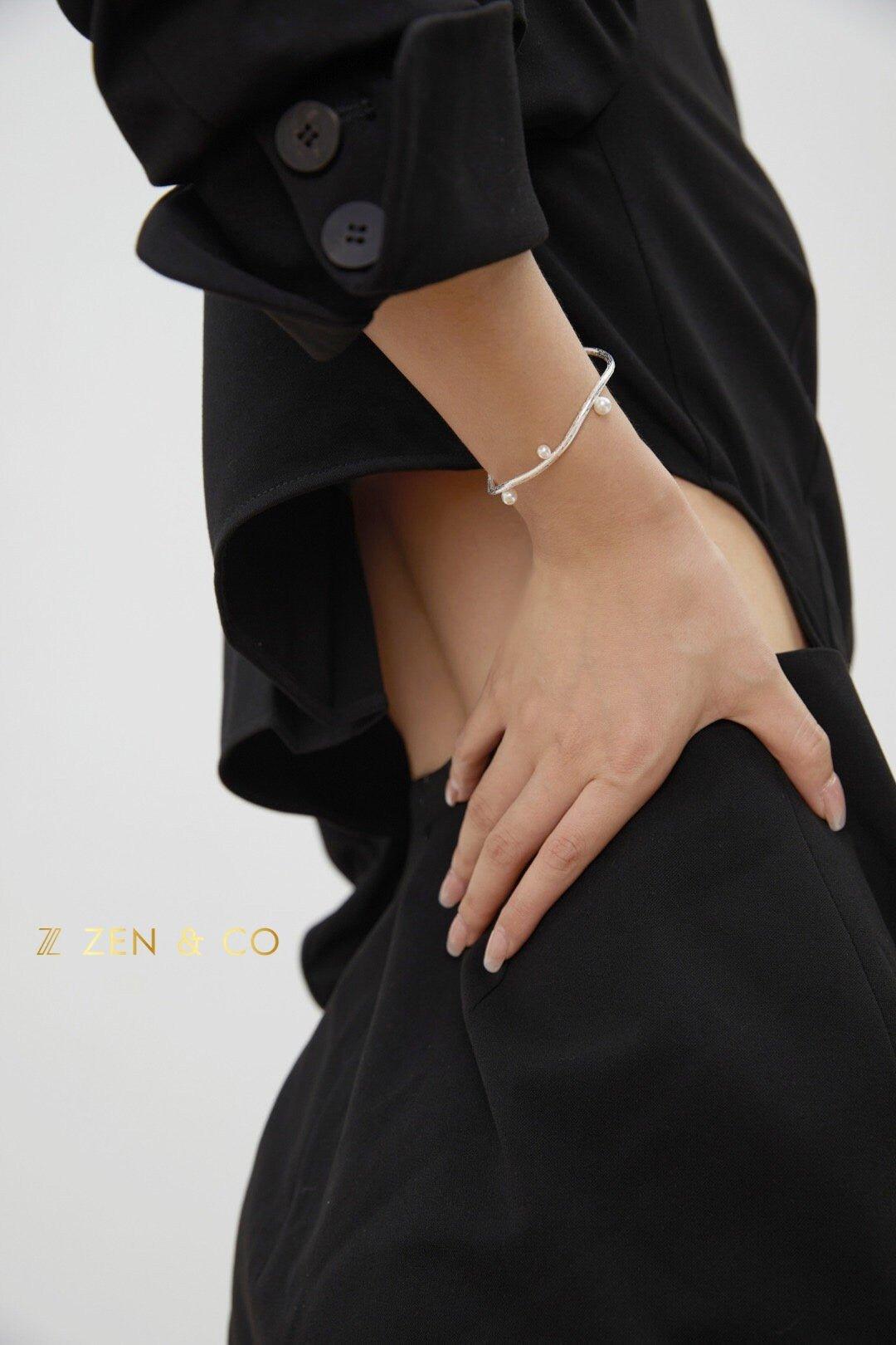 TWIG Minimalist adjustable cuff bracelet with dainty pearls - ZEN&CO Studio