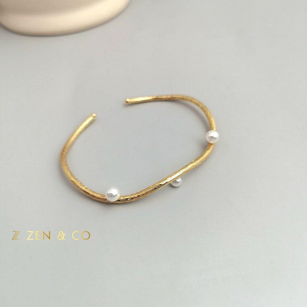 TWIG Minimalist adjustable cuff bracelet with dainty pearls - ZEN&CO Studio