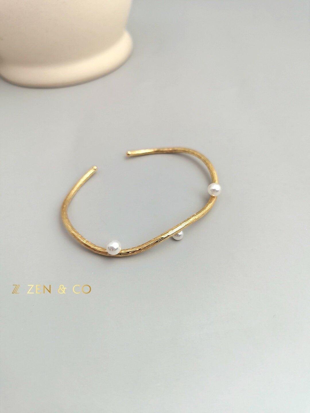 TWIG Minimalist adjustable cuff bracelet with dainty pearls - ZEN&CO Studio