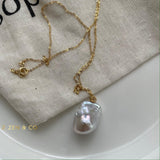 VANILLA White Baroque Pearl pendant necklace - ZEN&CO Studio