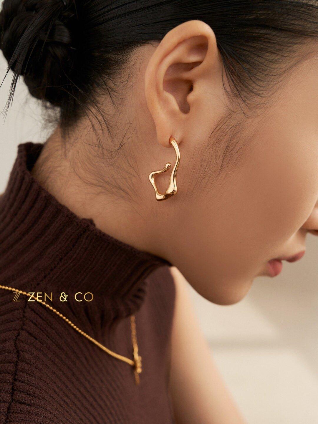 ZOEY Fluid Way of Water open hoop earrings - ZEN&CO Studio