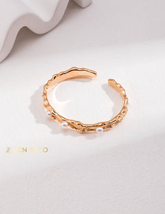 ARI Minimalist cuff bracelet with pearls - ZEN&CO Studio