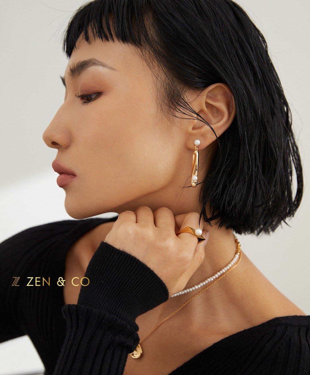 CLIO Long dangle earrings with dainty pearls - ZEN&CO Studio