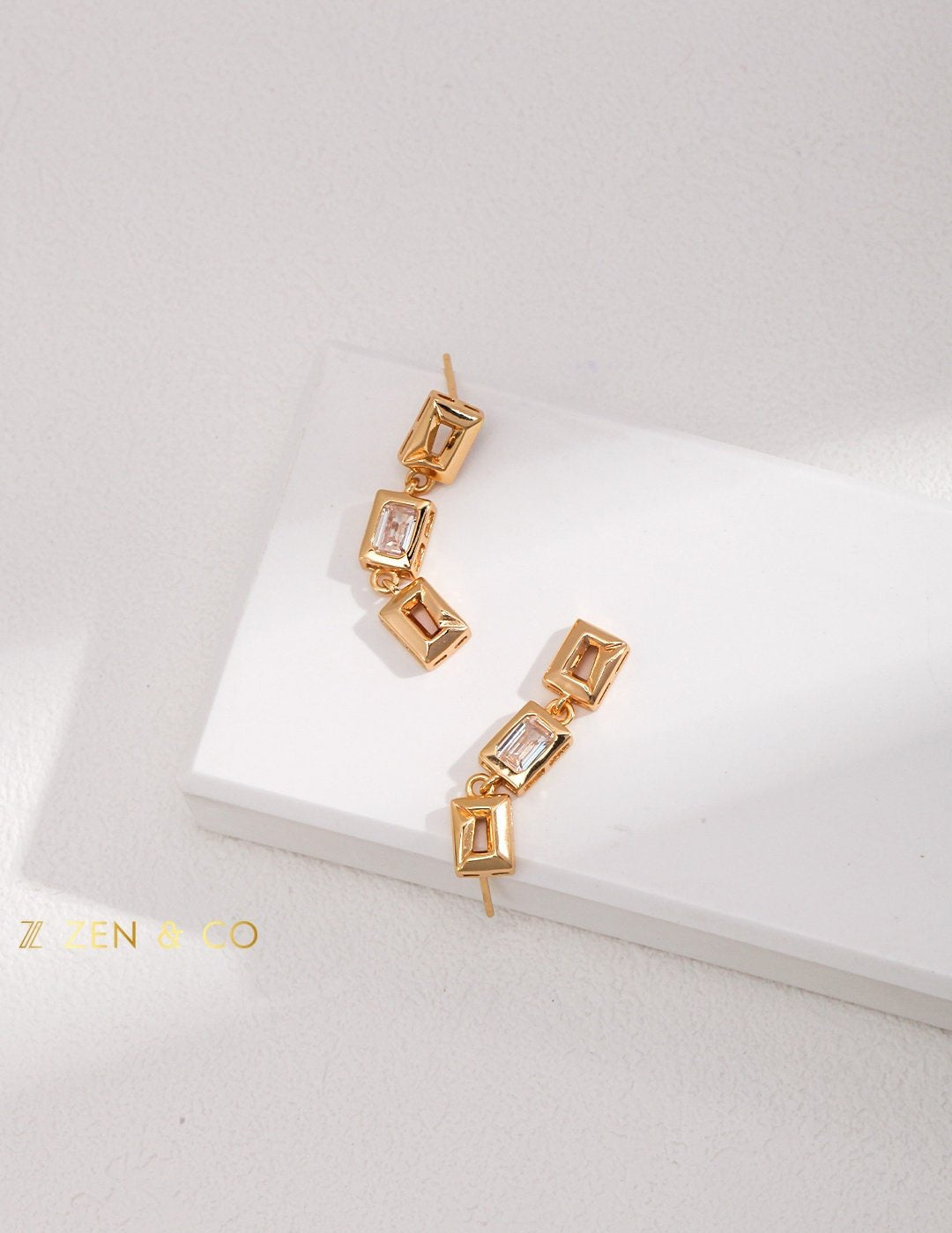 DIAMOND Minimalist Square crystal drop dangle earrings - ZEN&CO Studio