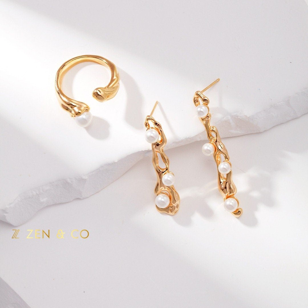 ELOISE Asymmetric dangle earrings with pearls - ZEN&CO Studio