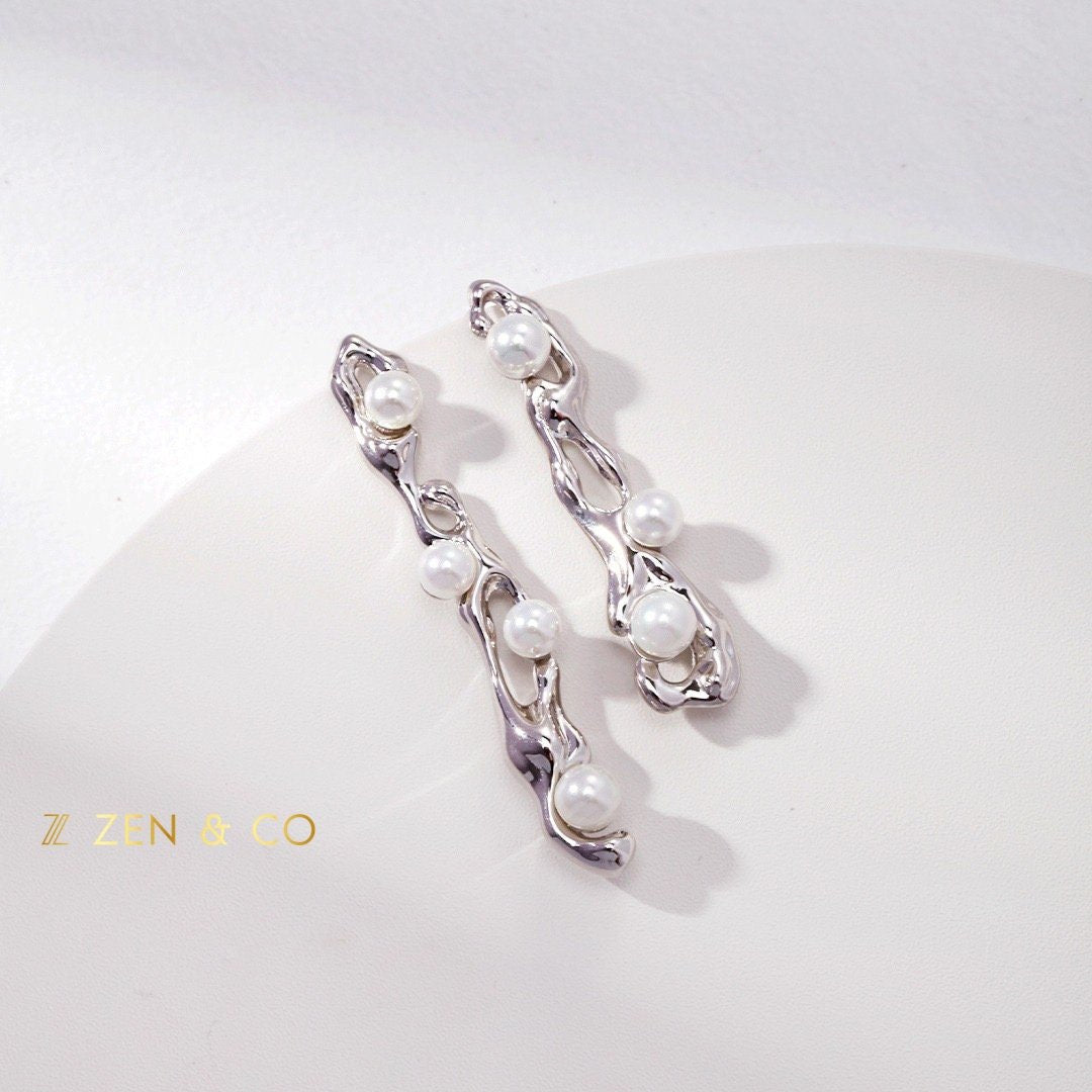 ELOISE Asymmetric dangle earrings with pearls - ZEN&CO Studio