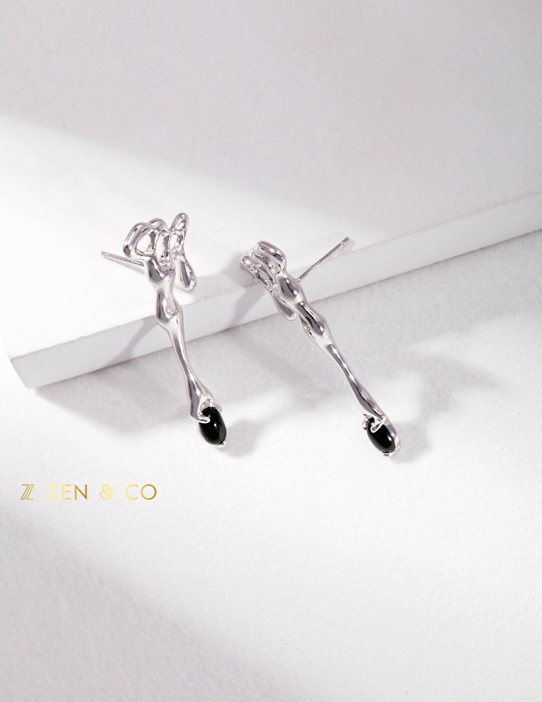 EVELYN Key of Time drop black onyx earrings - ZEN&CO Studio