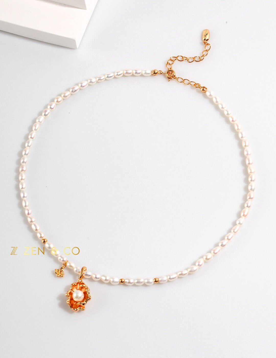 FLORA Flower pendant pearl necklace - ZEN&CO Studio