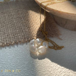 FLOWER POWER Pearl pendant necklace - ZEN&CO Studio