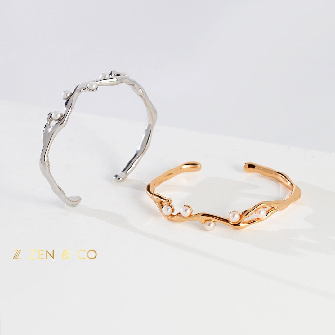 FRANCESCA Minimalist cuff bracelet with dainty pearls - ZEN&CO Studio