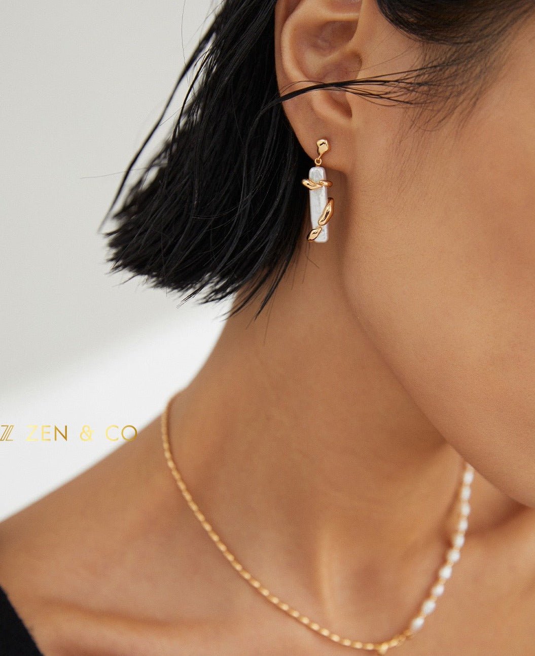 GAIA Dainty Baroque pearl asymmetric earrings and open ring - ZEN&CO Studio