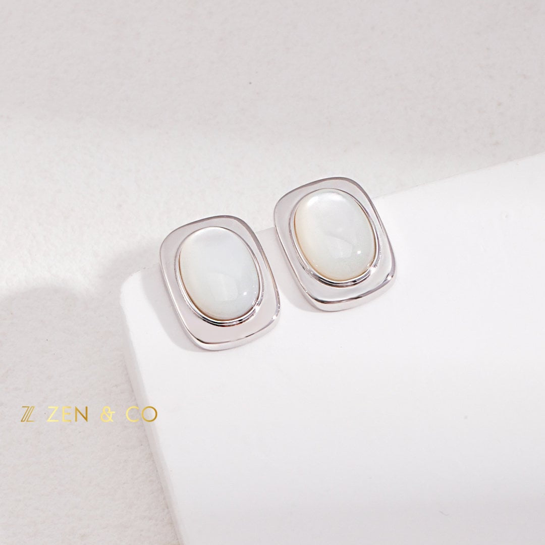 IRENE Geometric mother of pearl stud earrings - ZEN&CO Studio