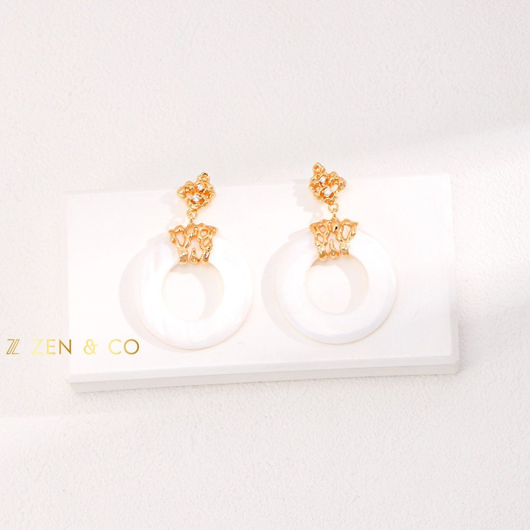KRISSY Bohemian Mother of pearl doughnut dangle earrings - ZEN&CO Studio