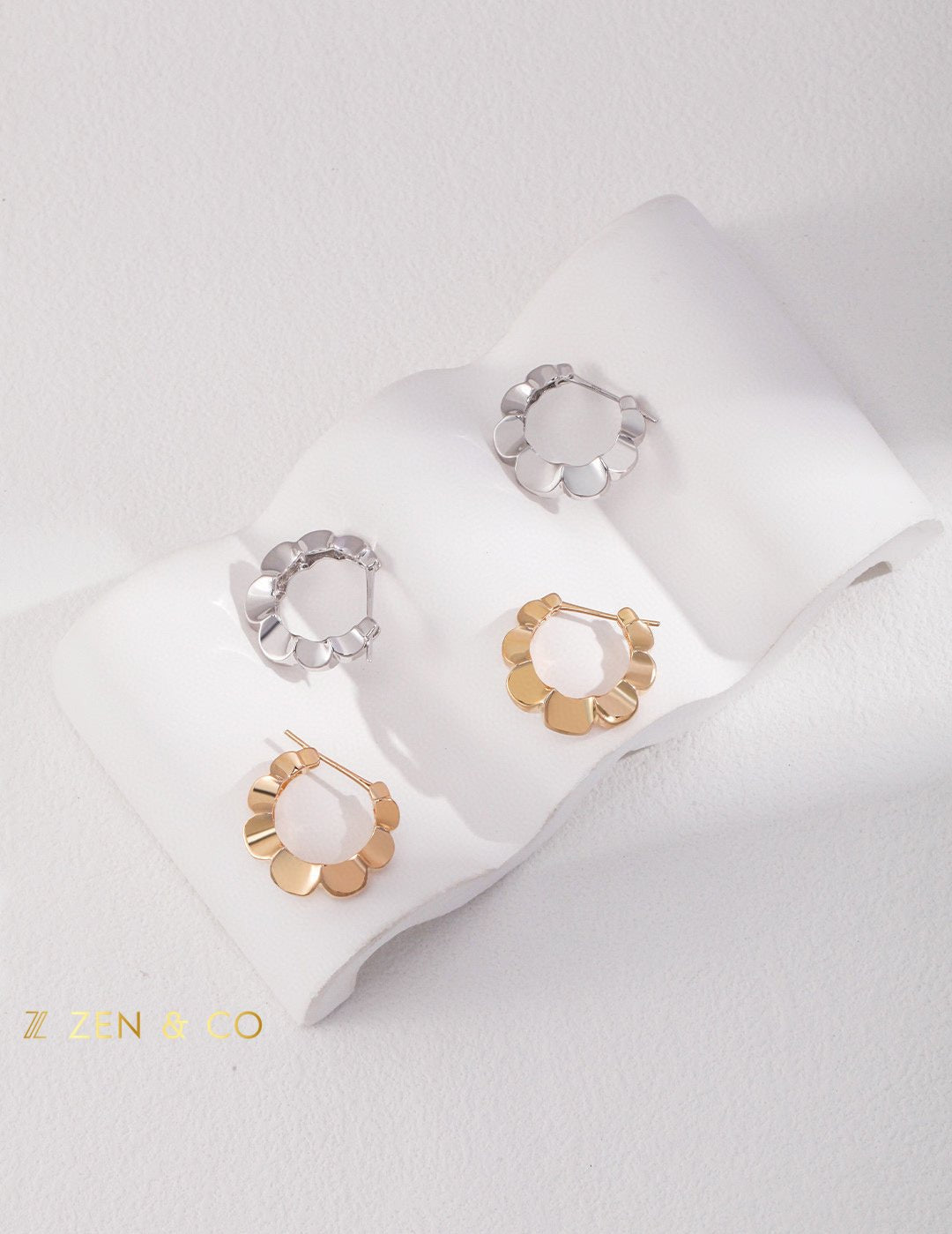 LIV Minimalist hoop earrings - ZEN&CO Studio