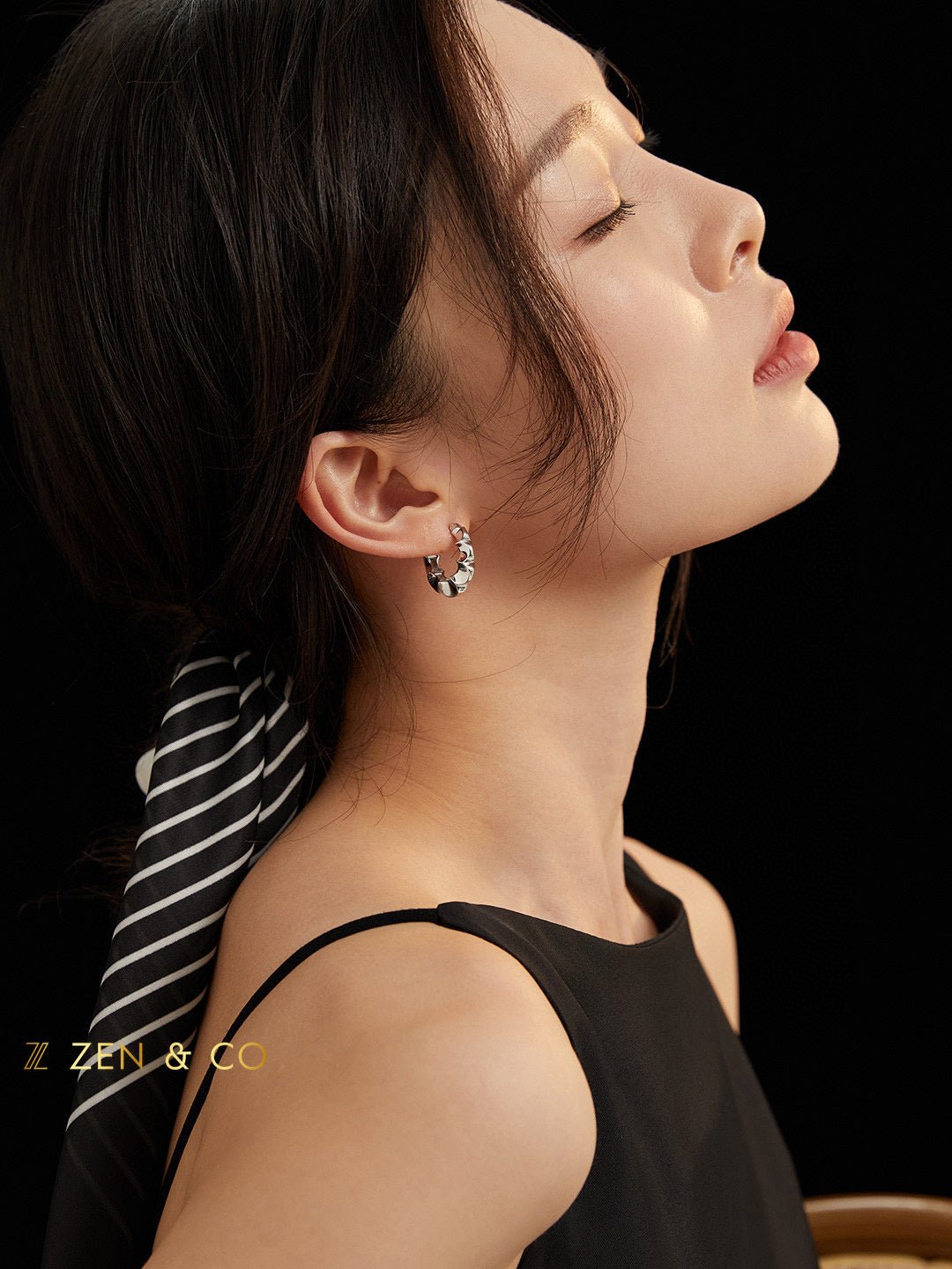 LIV Minimalist hoop earrings - ZEN&CO Studio