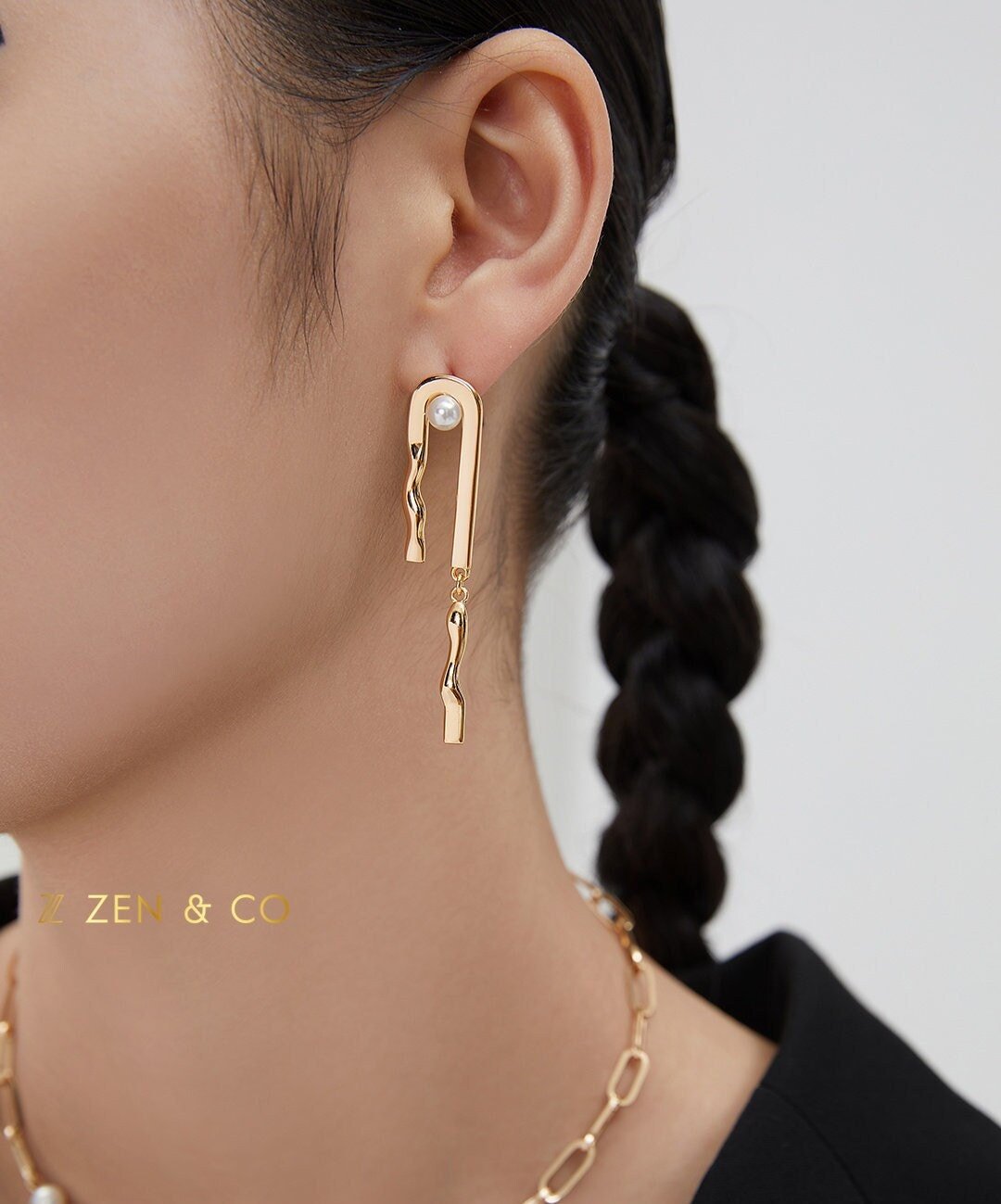 SOPHIE Asymmetric earrings with pearl - ZEN&CO Studio