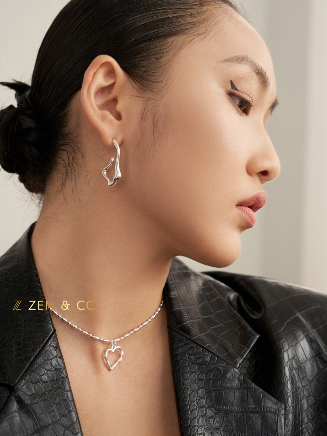 ZOEY Fluid Way of Water open hoop earrings - ZEN&CO Studio