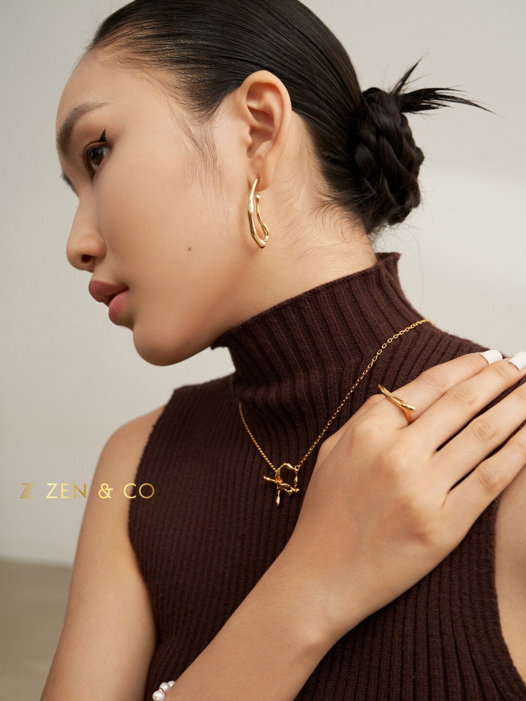ZOEY Fluid Way of Water open hoop earrings - ZEN&CO Studio